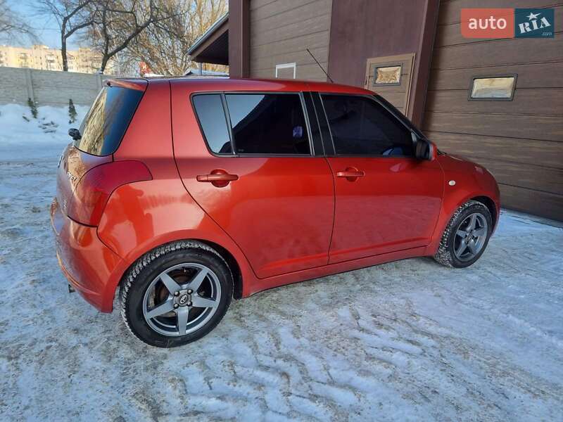 Хэтчбек Suzuki Swift 2007 в Шостке