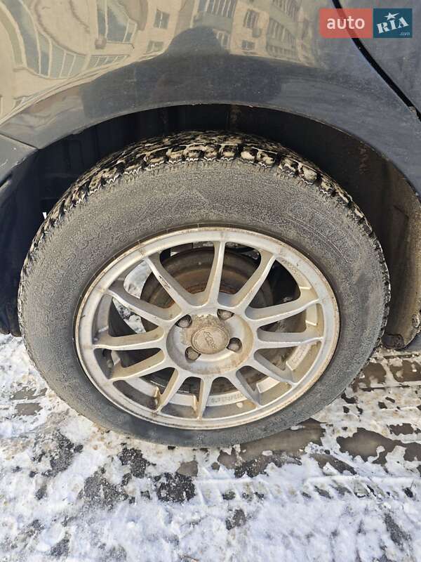 Хэтчбек Suzuki Swift 2012 в Черкассах