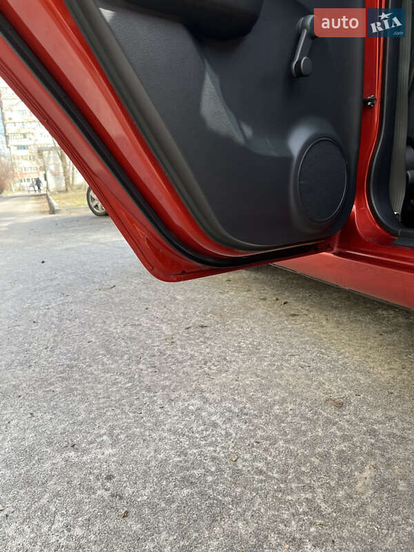 Хетчбек Suzuki Swift 2009 в Дніпрі фото 16 Хетчбек Suzuki Swift 2009 в Дніпрі