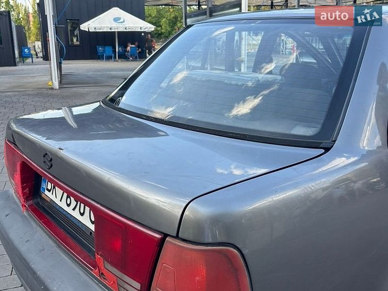 Седан Suzuki Swift 1995 в Ровно