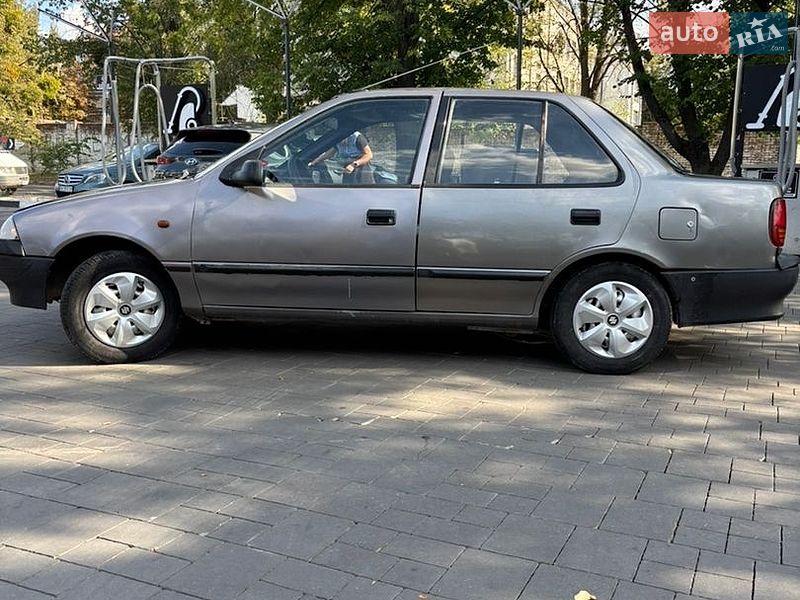 Седан Suzuki Swift 1995 в Ровно