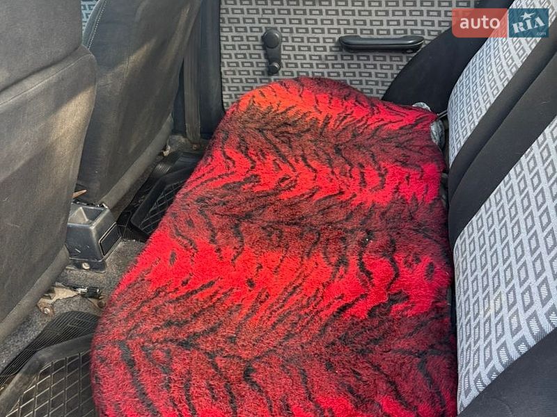 Седан Suzuki Swift 1995 в Ровно