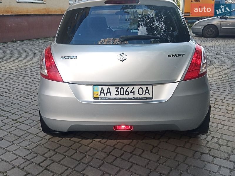 Хэтчбек Suzuki Swift 2012 в Киеве