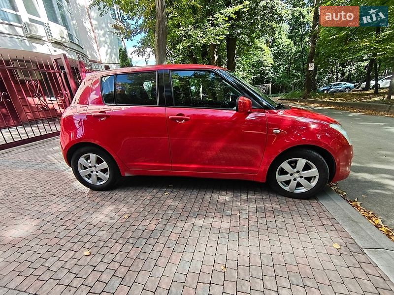 Хэтчбек Suzuki Swift 2006 в Киеве