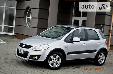 Позашляховик / Кросовер Suzuki SX4 2012 в 