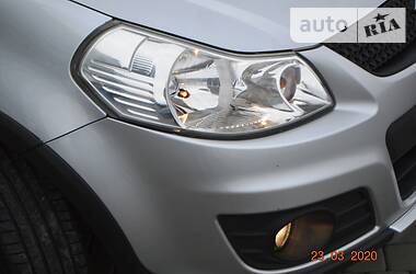 Позашляховик / Кросовер Suzuki SX4 2012 в 