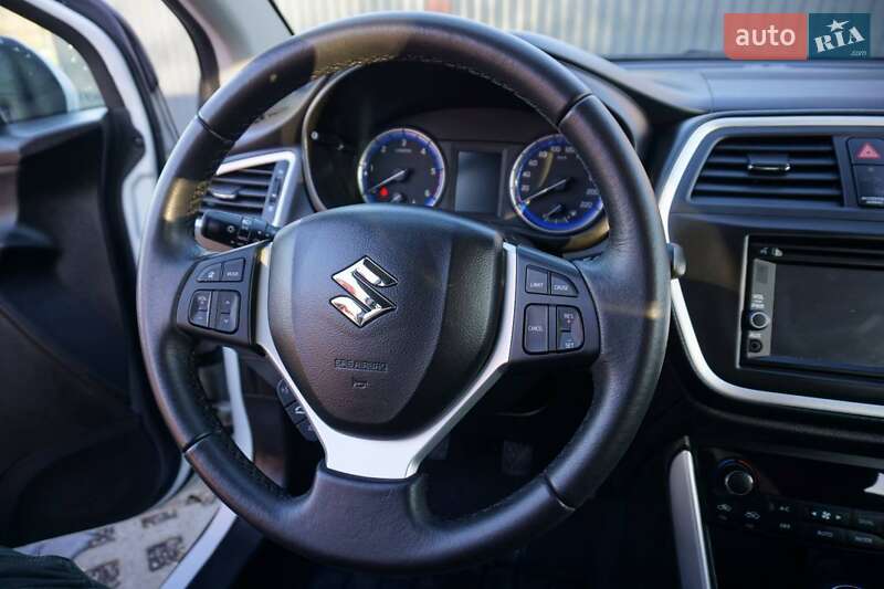 Внедорожник / Кроссовер Suzuki SX4 2014 в Луцке