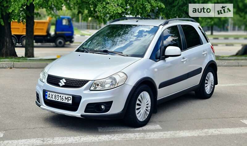 Хэтчбек Suzuki SX4 2011 в 