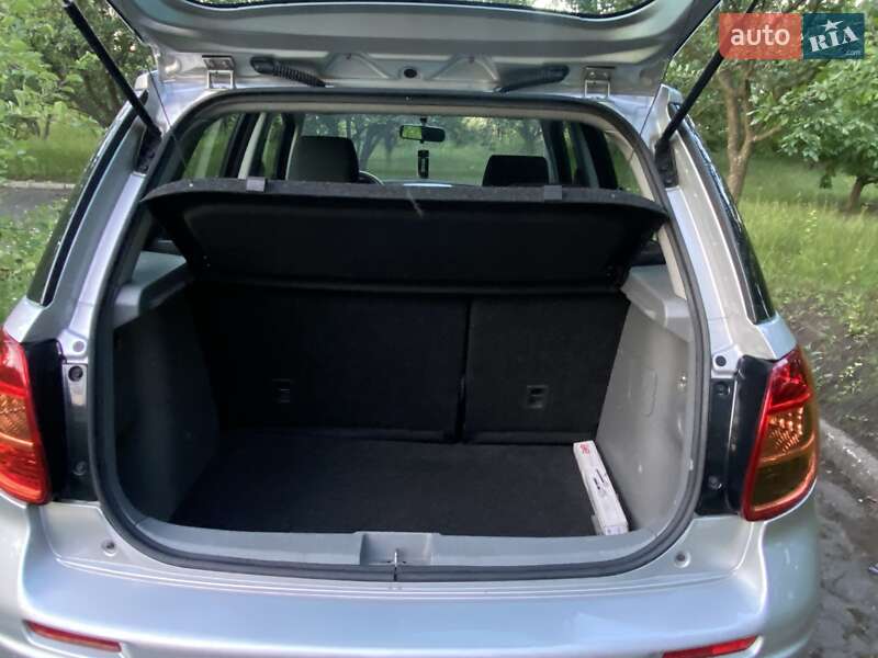 Внедорожник / Кроссовер Suzuki SX4 2008 в Первомайске