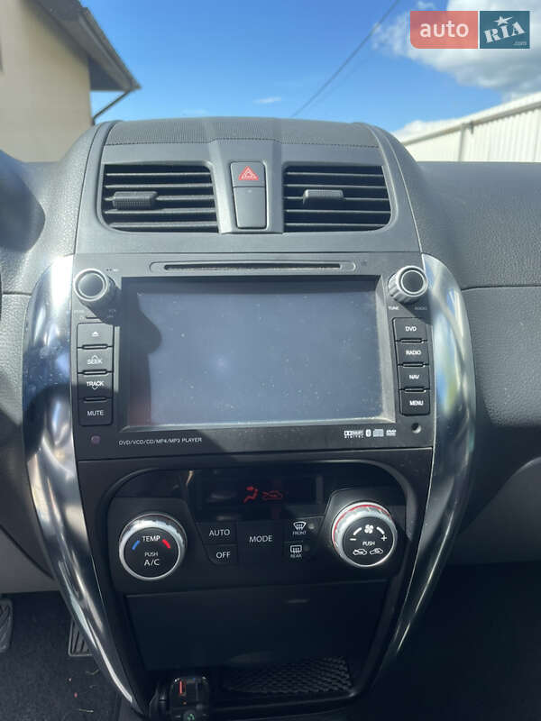 Позашляховик / Кросовер Suzuki SX4 2012 в Ужгороді