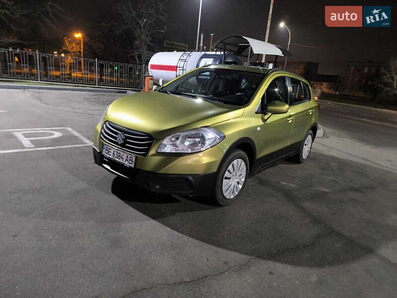 Внедорожник / Кроссовер Suzuki SX4 2014 в Николаеве