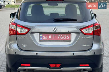 Внедорожник / Кроссовер Suzuki SX4 2016 в 