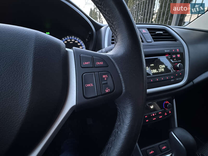 Внедорожник / Кроссовер Suzuki SX4 2016 в Житомире
