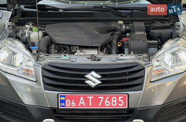 Внедорожник / Кроссовер Suzuki SX4 2016 в 