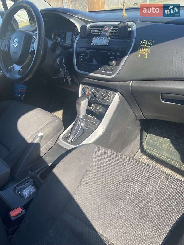 Позашляховик / Кросовер Suzuki SX4 2014 в Києві