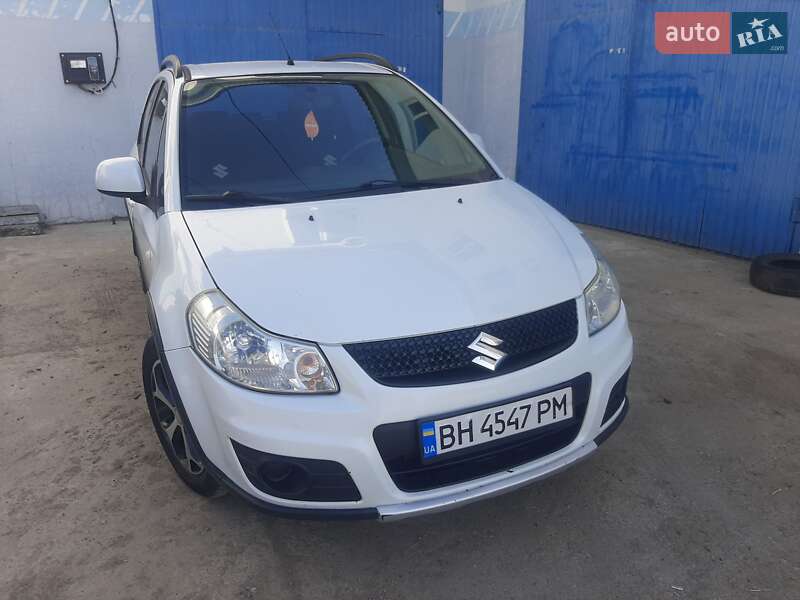 Внедорожник / Кроссовер Suzuki SX4 2011 в 