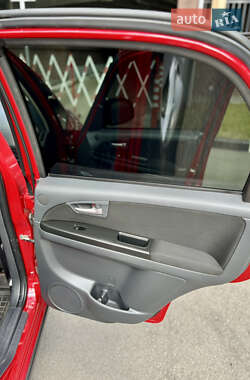 Внедорожник / Кроссовер Suzuki SX4 2011 в 