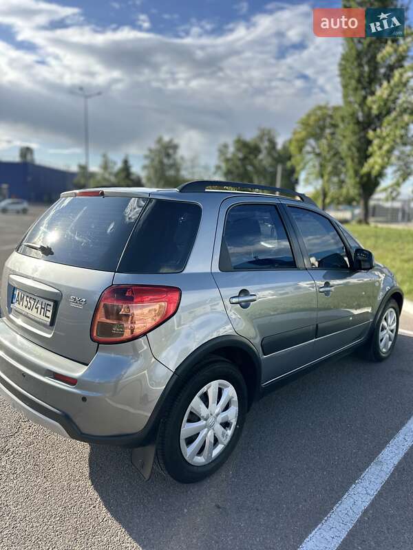 Внедорожник / Кроссовер Suzuki SX4 2014 в Житомире