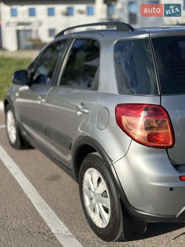 Внедорожник / Кроссовер Suzuki SX4 2014 в Житомире
