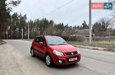 Позашляховик / Кросовер Suzuki SX4 2014 в 