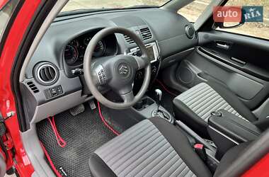 Позашляховик / Кросовер Suzuki SX4 2014 в 