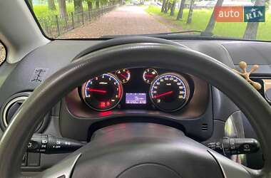 Позашляховик / Кросовер Suzuki SX4 2013 в 