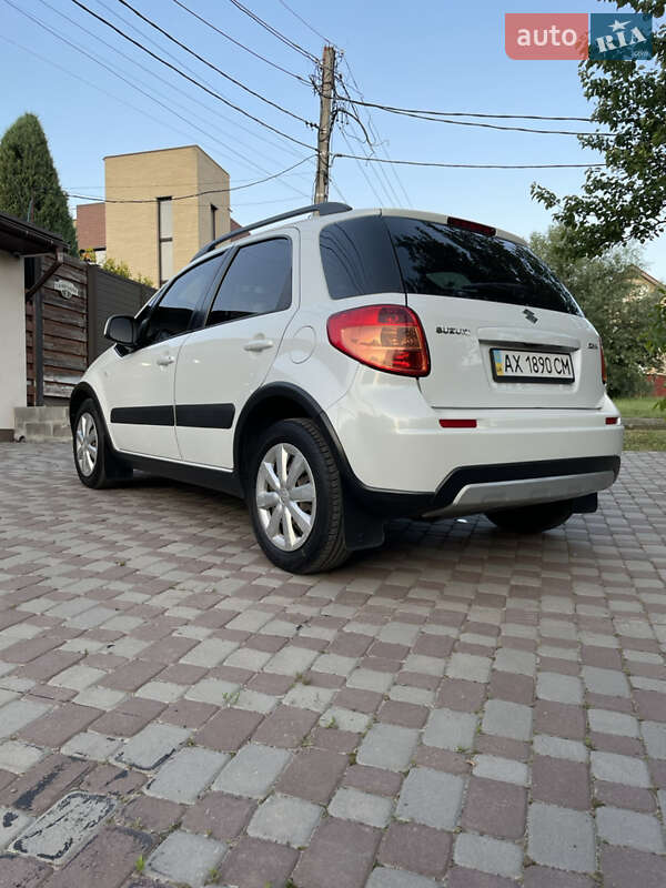 Позашляховик / Кросовер Suzuki SX4 2011 в Харкові