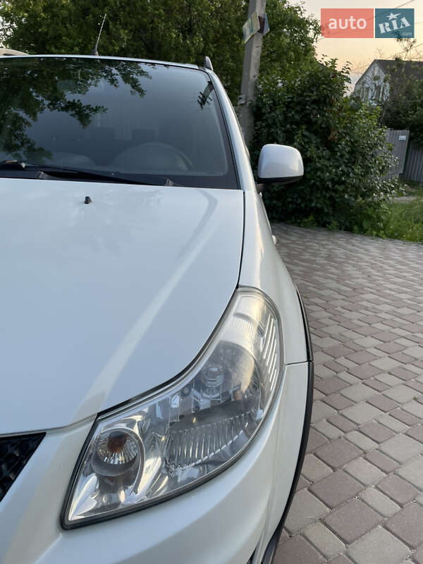 Позашляховик / Кросовер Suzuki SX4 2011 в Харкові