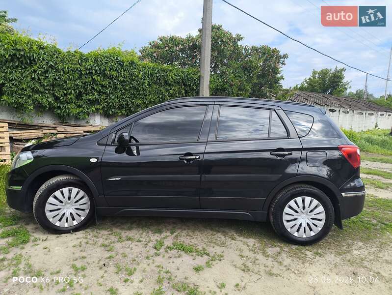 Внедорожник / Кроссовер Suzuki SX4 2015 в Киеве