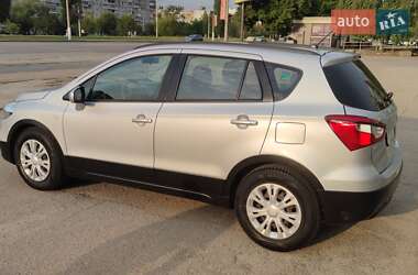 Внедорожник / Кроссовер Suzuki SX4 2016 в Харькове