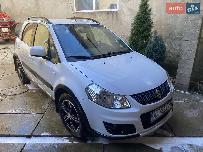 Внедорожник / Кроссовер Suzuki SX4 2014 в Тячеве