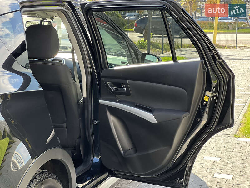 Внедорожник / Кроссовер Suzuki SX4 2017 в Ужгороде фото 36 Внедорожник / Кроссовер Suzuki SX4 2017 в Ужгороде