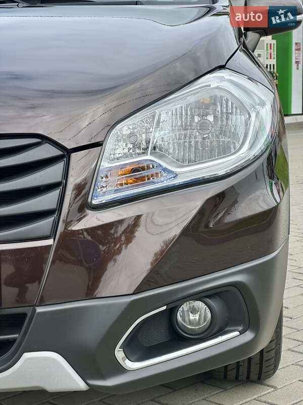 Позашляховик / Кросовер Suzuki SX4 2014 в Житомирі