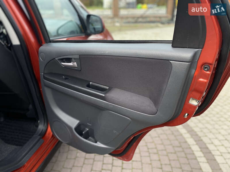 Позашляховик / Кросовер Suzuki SX4 2012 в Бучі
