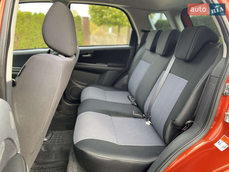 Позашляховик / Кросовер Suzuki SX4 2012 в Бучі