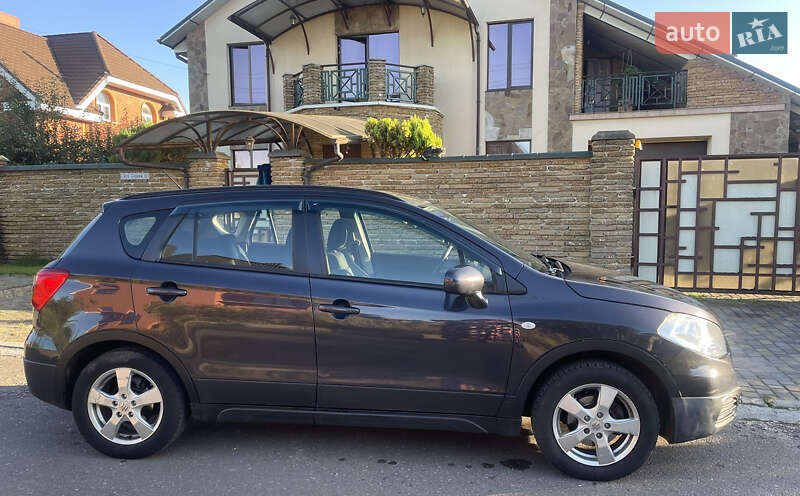 Внедорожник / Кроссовер Suzuki SX4 2015 в Ровно