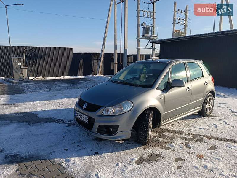 Внедорожник / Кроссовер Suzuki SX4 2012 в Львове