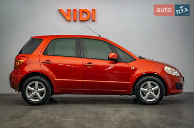 Хетчбек Suzuki SX4 2008 в  фото 4 Хетчбек Suzuki SX4 2008 в