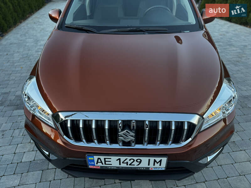 Внедорожник / Кроссовер Suzuki SX4 2017 в Киеве