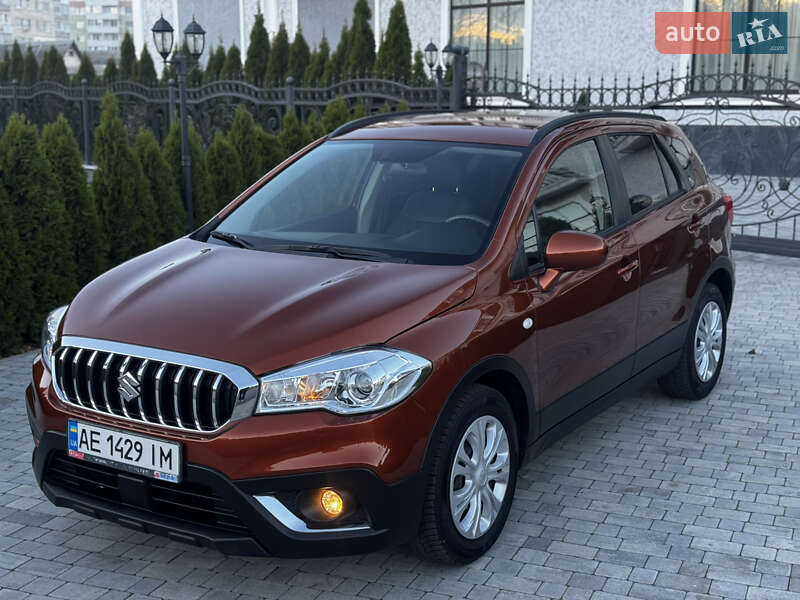 Внедорожник / Кроссовер Suzuki SX4 2017 в Киеве