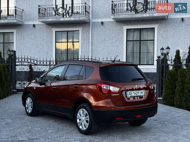 Внедорожник / Кроссовер Suzuki SX4 2017 в Киеве