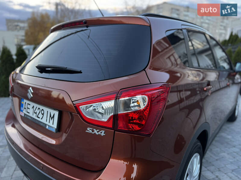 Внедорожник / Кроссовер Suzuki SX4 2017 в Киеве