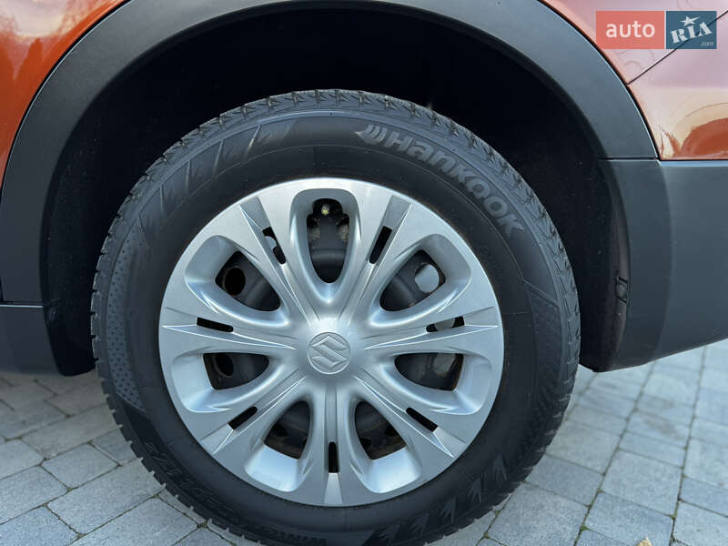 Внедорожник / Кроссовер Suzuki SX4 2017 в Киеве