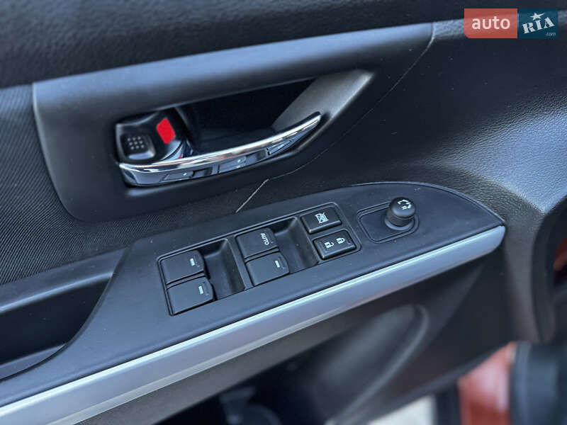 Внедорожник / Кроссовер Suzuki SX4 2017 в Киеве