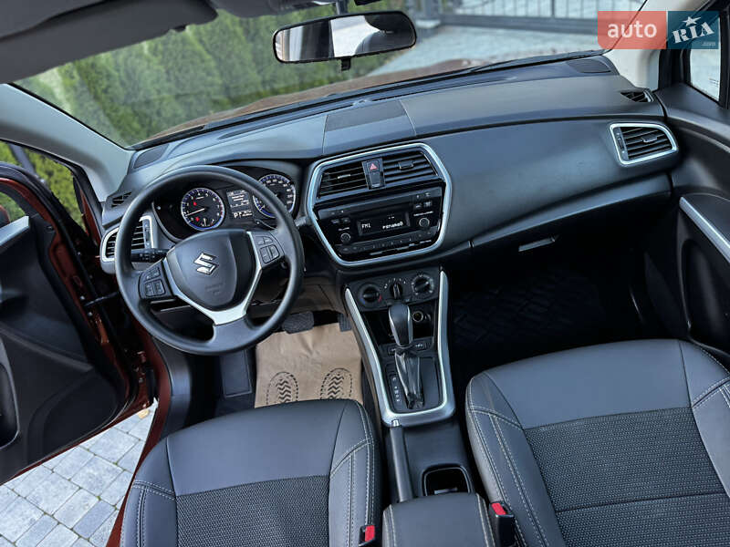 Внедорожник / Кроссовер Suzuki SX4 2017 в Киеве