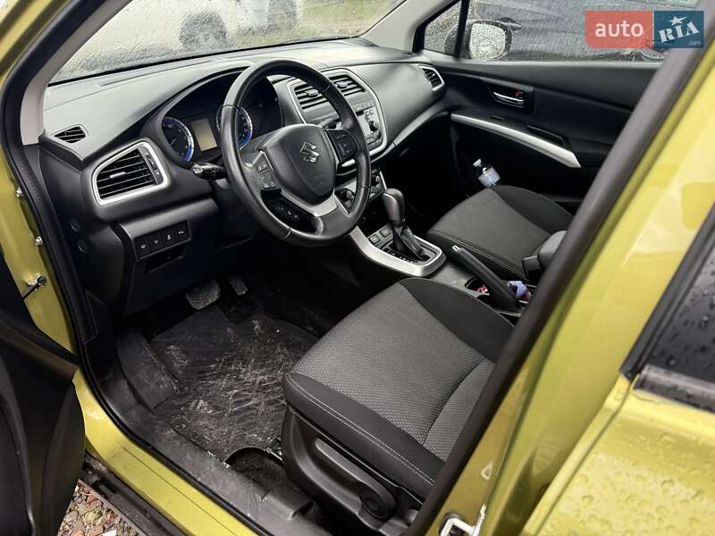 Внедорожник / Кроссовер Suzuki SX4 2015 в Киеве