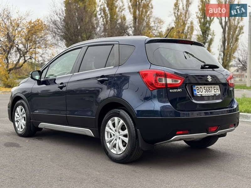 Внедорожник / Кроссовер Suzuki SX4 2017 в Харькове