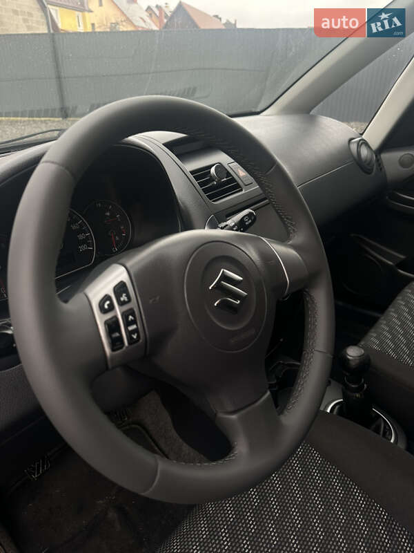 Внедорожник / Кроссовер Suzuki SX4 2010 в Луцке