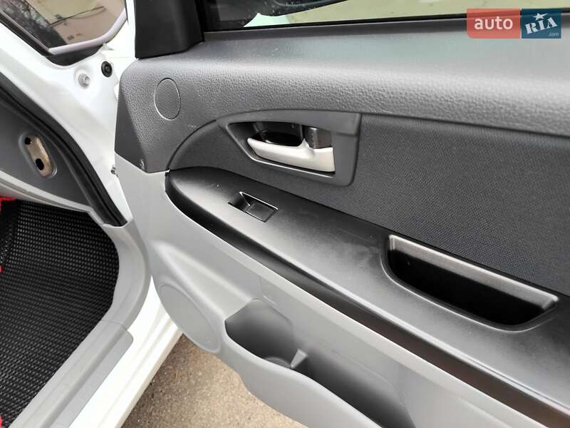 Хэтчбек Suzuki SX4 2009 в Киеве