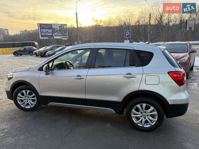 Внедорожник / Кроссовер Suzuki SX4 2020 в Тернополе